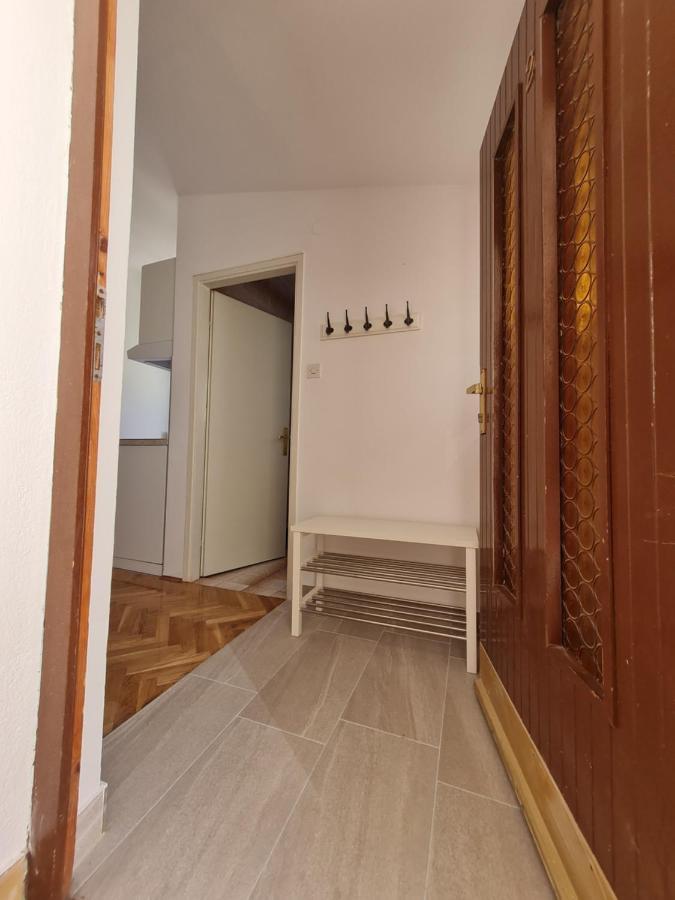 Apartments Apartmani Pintar Apartmán Mimice