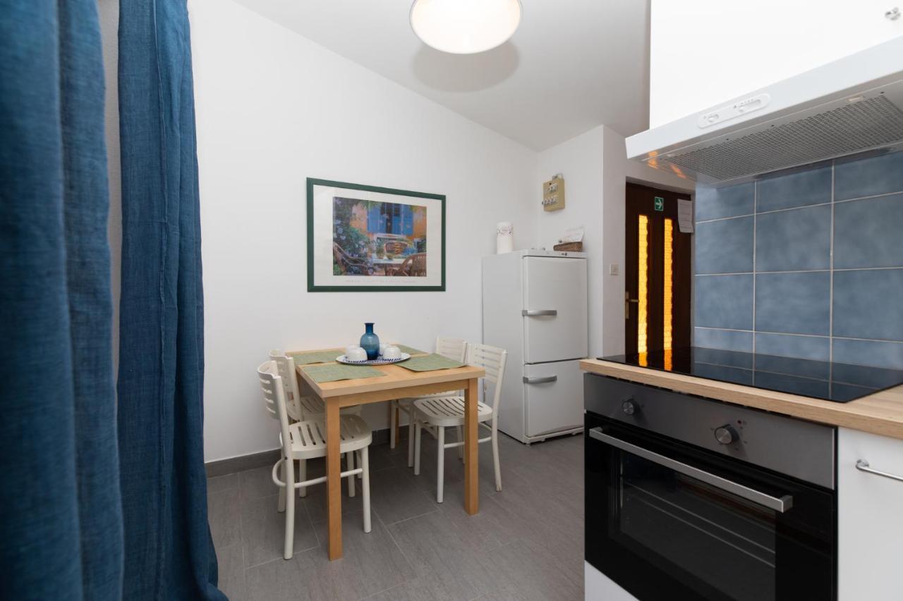 Apartments Apartmani Pintar *